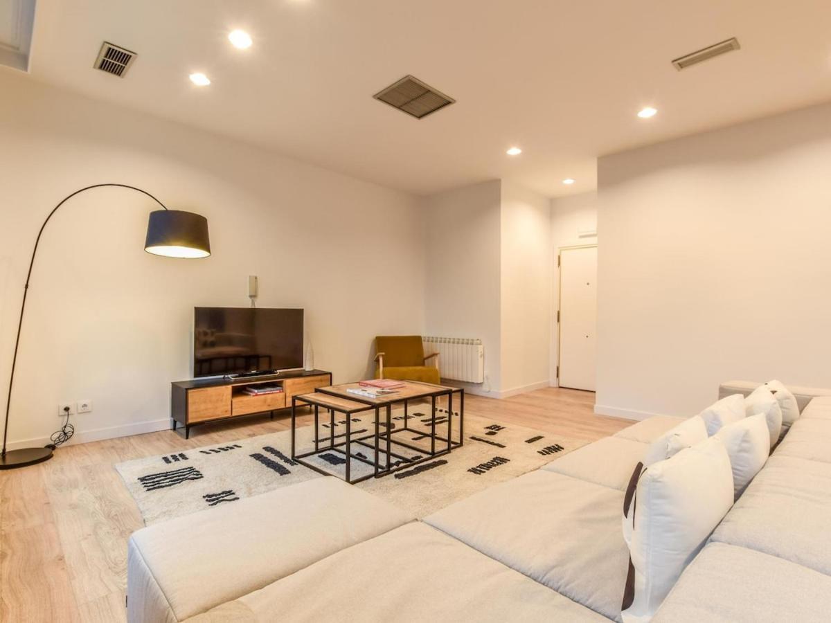 Апартаменты Apartamento En Plaza De Canalejas Мадрид Экстерьер фото