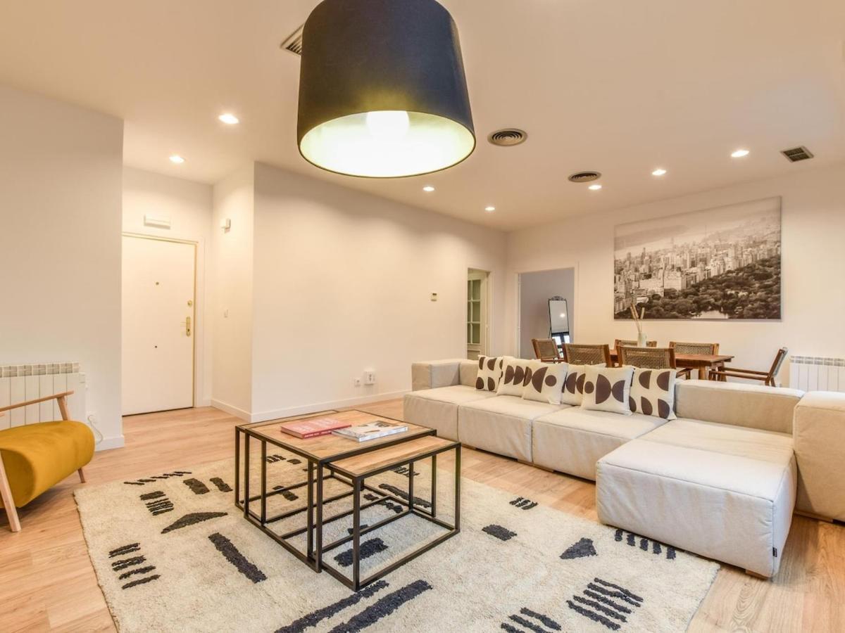 Апартаменты Apartamento En Plaza De Canalejas Мадрид Экстерьер фото